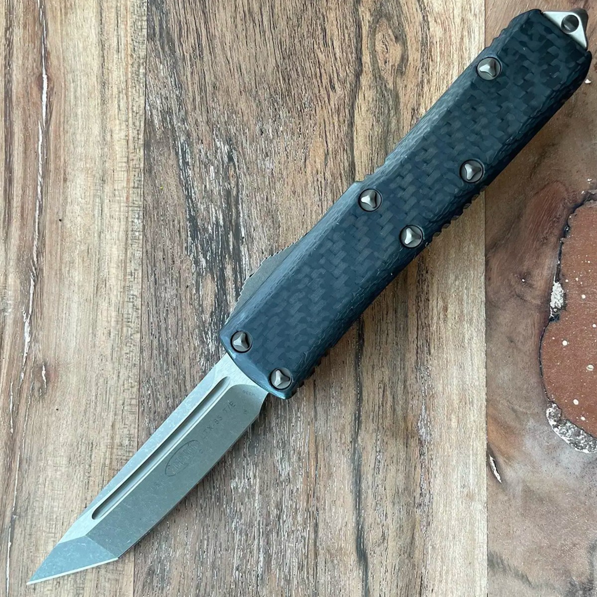 Microtech-233-13APCFS-UTX-85-TE-Black-Carbon-Fiber-Top-Bronze-Apocalyptic-Standard-Signature-Series___90433