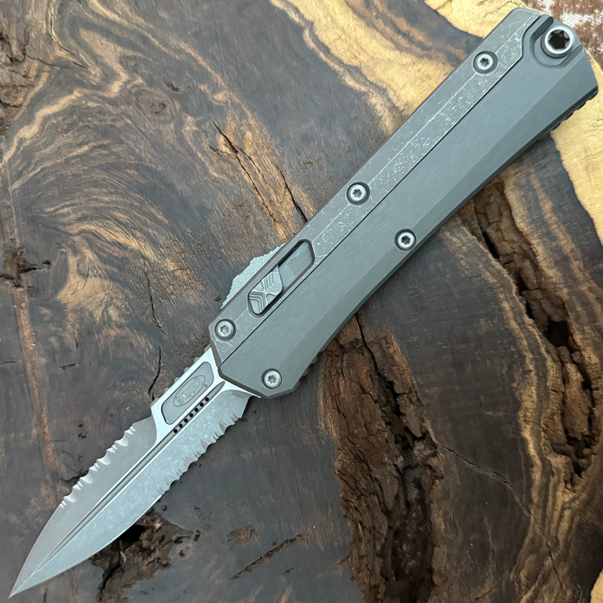 Microtech-184-12APNC-Glykon-DE-Natural-Clear-Apocalyptic-Serrated-Signature-Series__91525